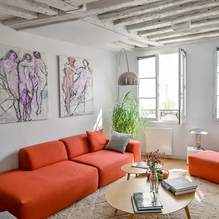 Stunning One-bedroom, Marais - Place Des Vosges * Parijs